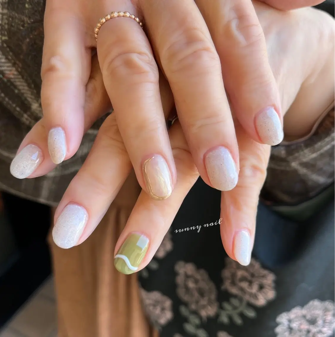 ネイル ジェルネイル ミラーネイル ニュアンスネイル パラジェル sunny nailのネイルデザイン