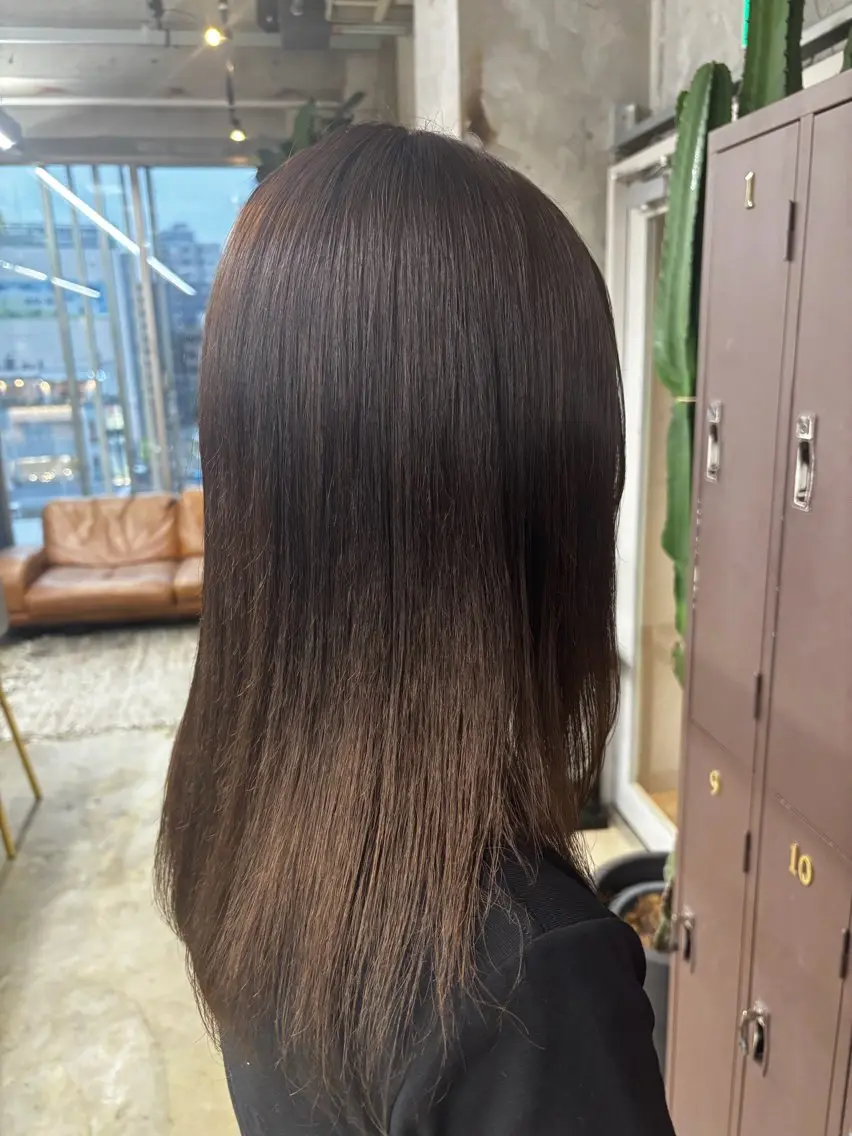 ロング 縮毛矯正 しの／ ワンカラー／眉カットのヘアスタイル