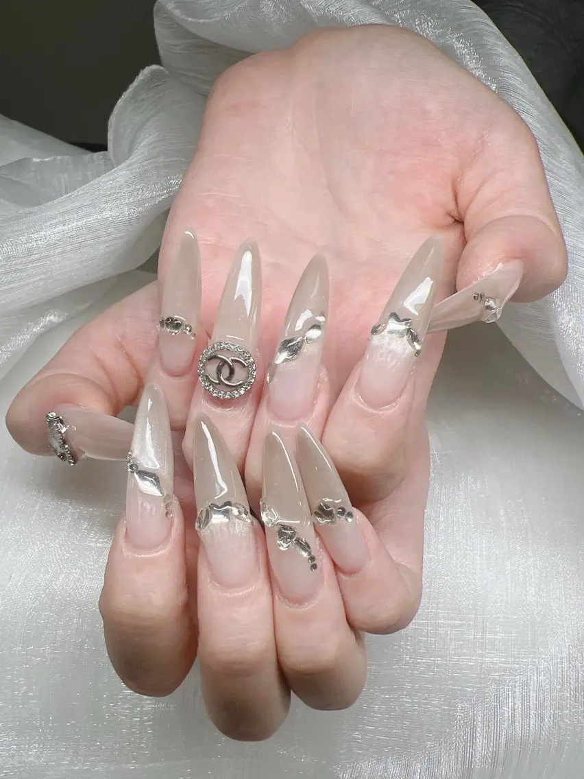 ネイル 長さ出し グラデーション キラキラネイル マグネットネイル ニュアンスネイル Lee Nails チップ長さだし専門店のネイルデザイン