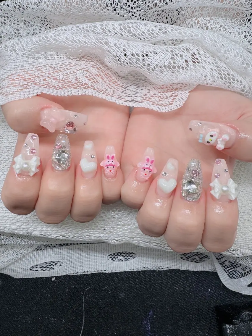ネイル オーロラネイル フレンチネイル ジェルネイル ハロウィン キラキラネイル ハンドネイル H.baby Nail Salonのネイルデザイン