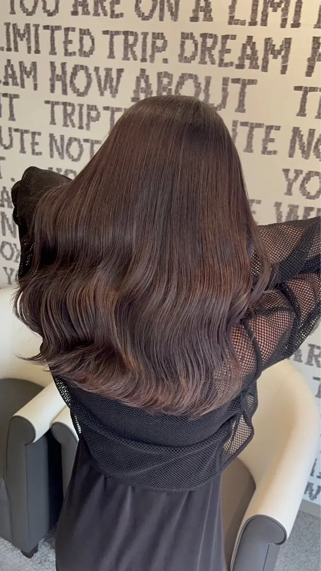 ロング カラー 透明感カラー Eir-LUXE- なえのヘアスタイル