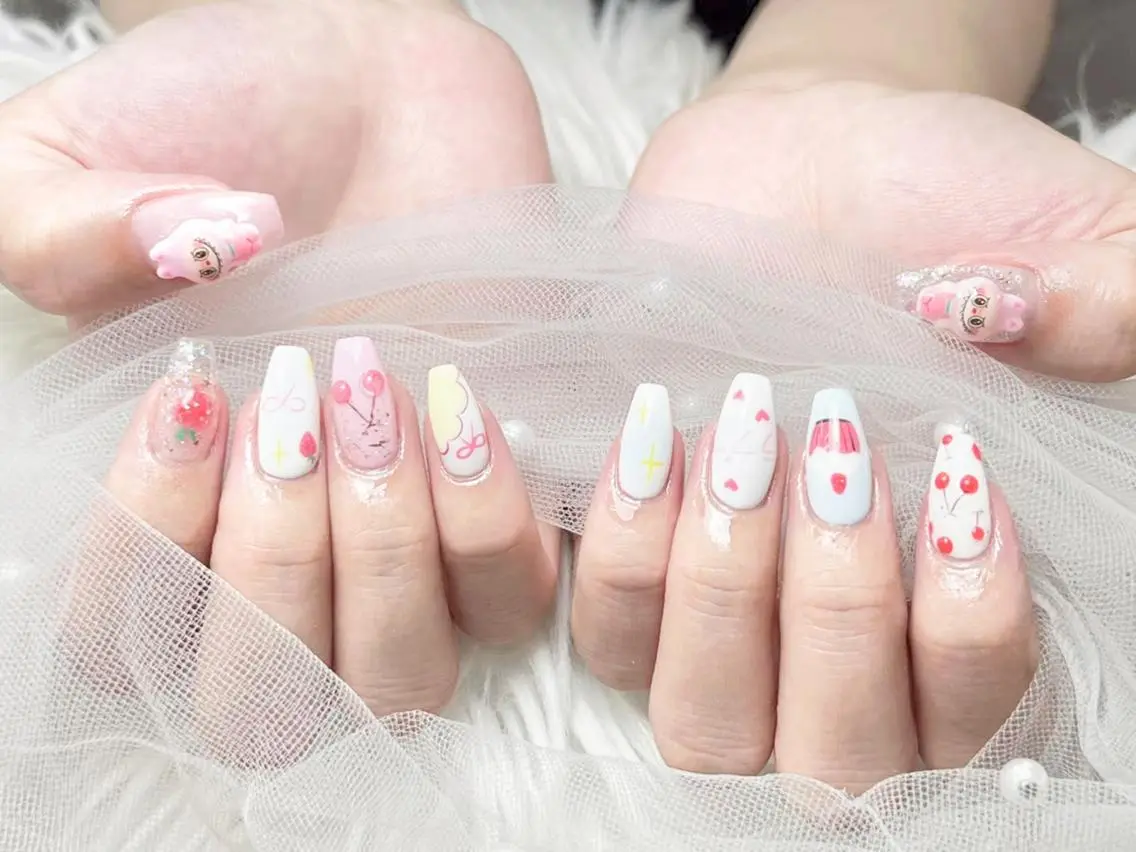 メンズ ネイル アートネイル フレンチネイル ジェルネイル キラキラネイル パラジェル Bloom kabukiのネイルデザイン