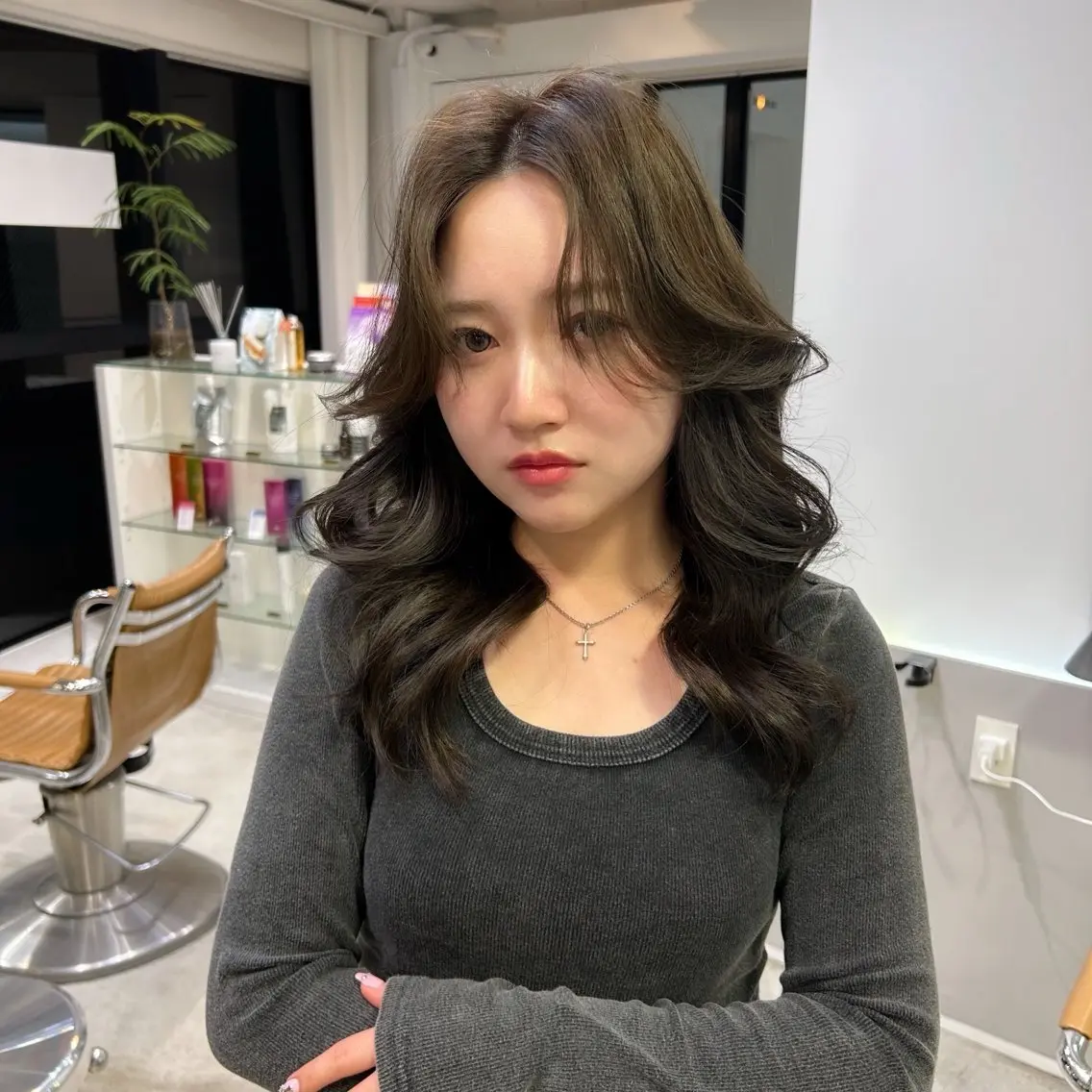 セミロング カラー グレージュ オリーブグレージュ オリーブグレー 🧣艶カラー・ヘア セット Chie🧸のヘアスタイル
