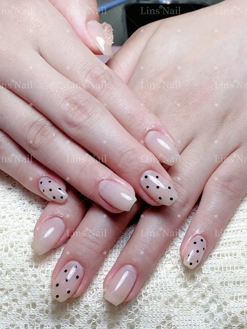 〖自爪〗💗4本持ち込みデザイン💅🏻ケア込み・フィルイン・パラジェル変更ok<初回ソフトオフ無料>の写真