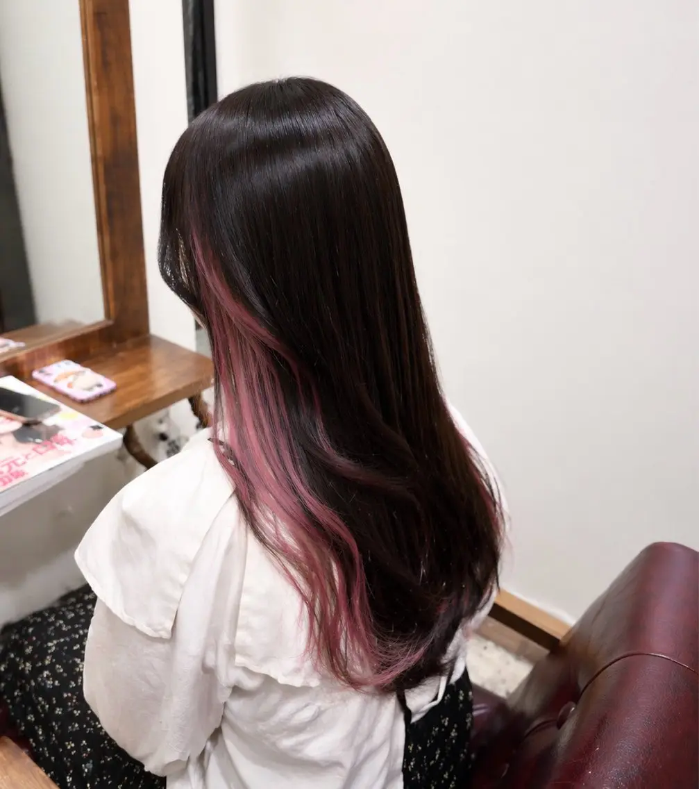 ロング カラー ブリーチ ヘアカラー ヒナ/酸性ストレート ・艶カラー🌿のヘアスタイル