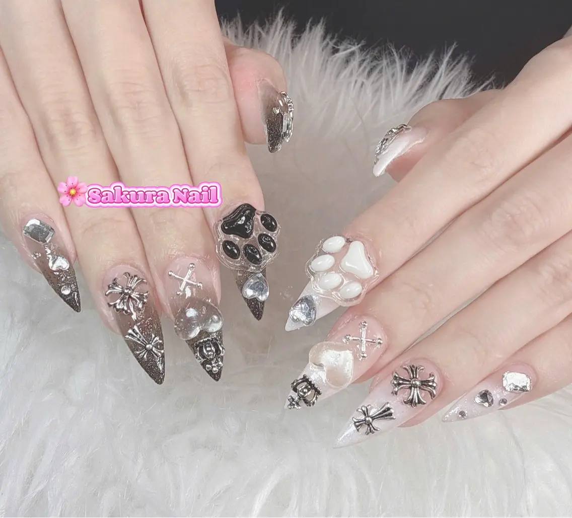 ネイル アートネイル オーロラネイル ボルドー チークネイル フレンチネイル ハンドネイル Sakura Nail Salonのネイルデザイン