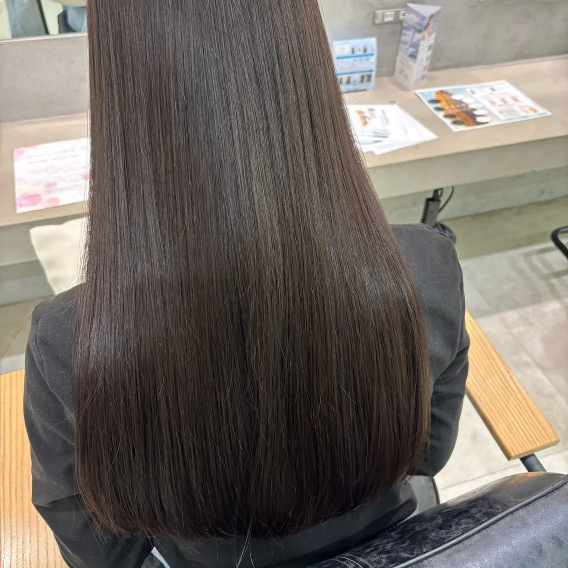 ストレート+ Aujua 1step treatment【根本or全頭】の写真