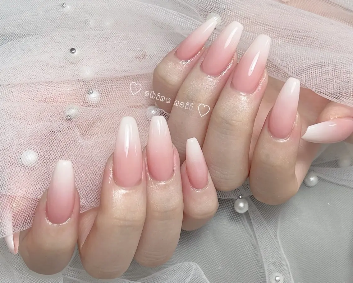 ネイル サイナ🎀 長さだし&デザインのネイルデザイン