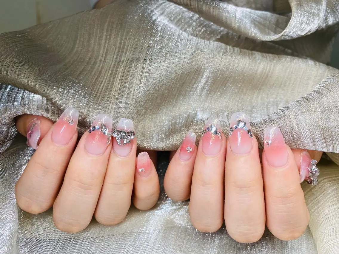 ミディアム 🎀MO MO🎀のネイルデザイン