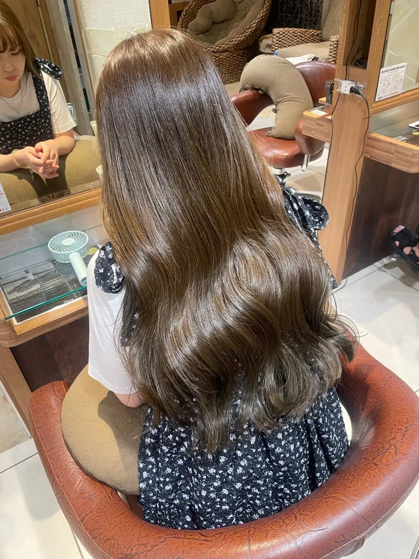 ロング カラー カット ヘアカラー トリートメント リベルテ新宿 顔周りレイヤー/艶髪のヘアスタイル