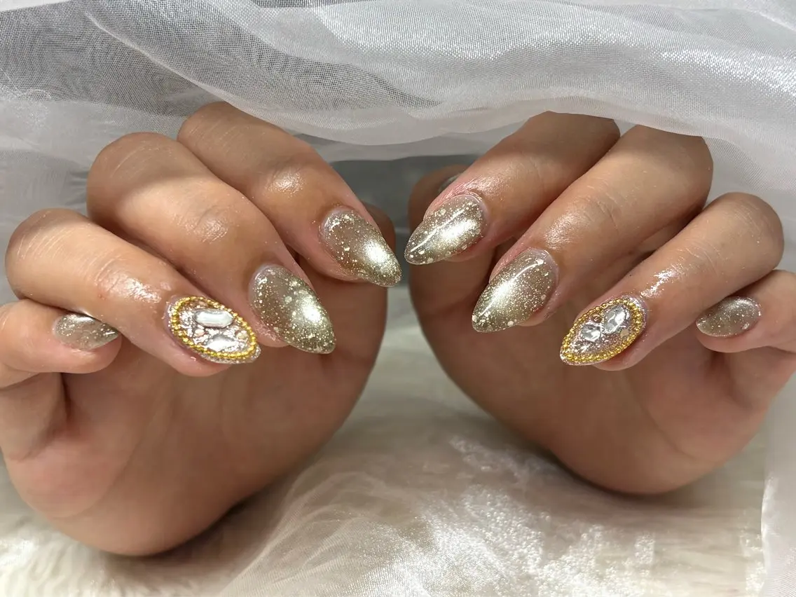 ネイル フラッシュネイル フラッシュマグ キラキラネイル マグネットネイル ブライダルネイル ハンドネイル パッチリオメメ Lianaのネイルデザイン