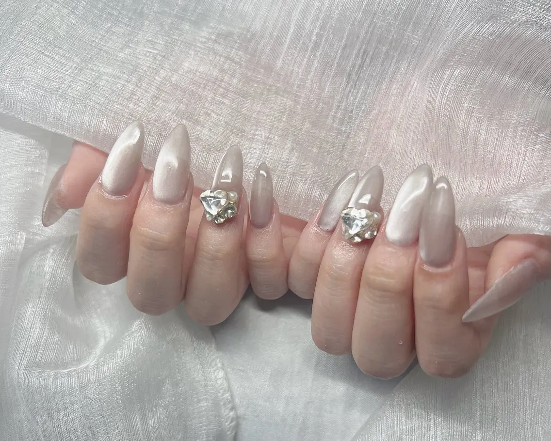 ネイル 長さ出し グラデーション 卒業式 キラキラネイル マグネットネイル ハンドネイル Lee Nailsのネイルデザイン