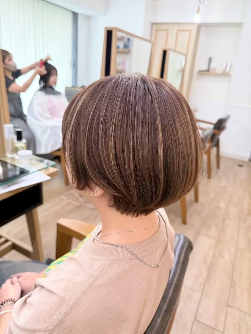 ショート カラー ショートボブ デザインカラー ハイライトカラー ボブ ハイライト カット ヘアカラー パーマ/ハイライト 💙鶴岡 愛💙のヘアスタイル