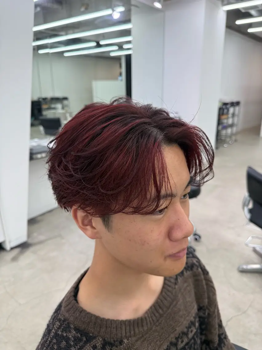 ミディアム カラー ヘアアレンジ メンズ ボルドーカラー 飯田 晟恭/暖色系 カラー/ハイトーンのヘアスタイル