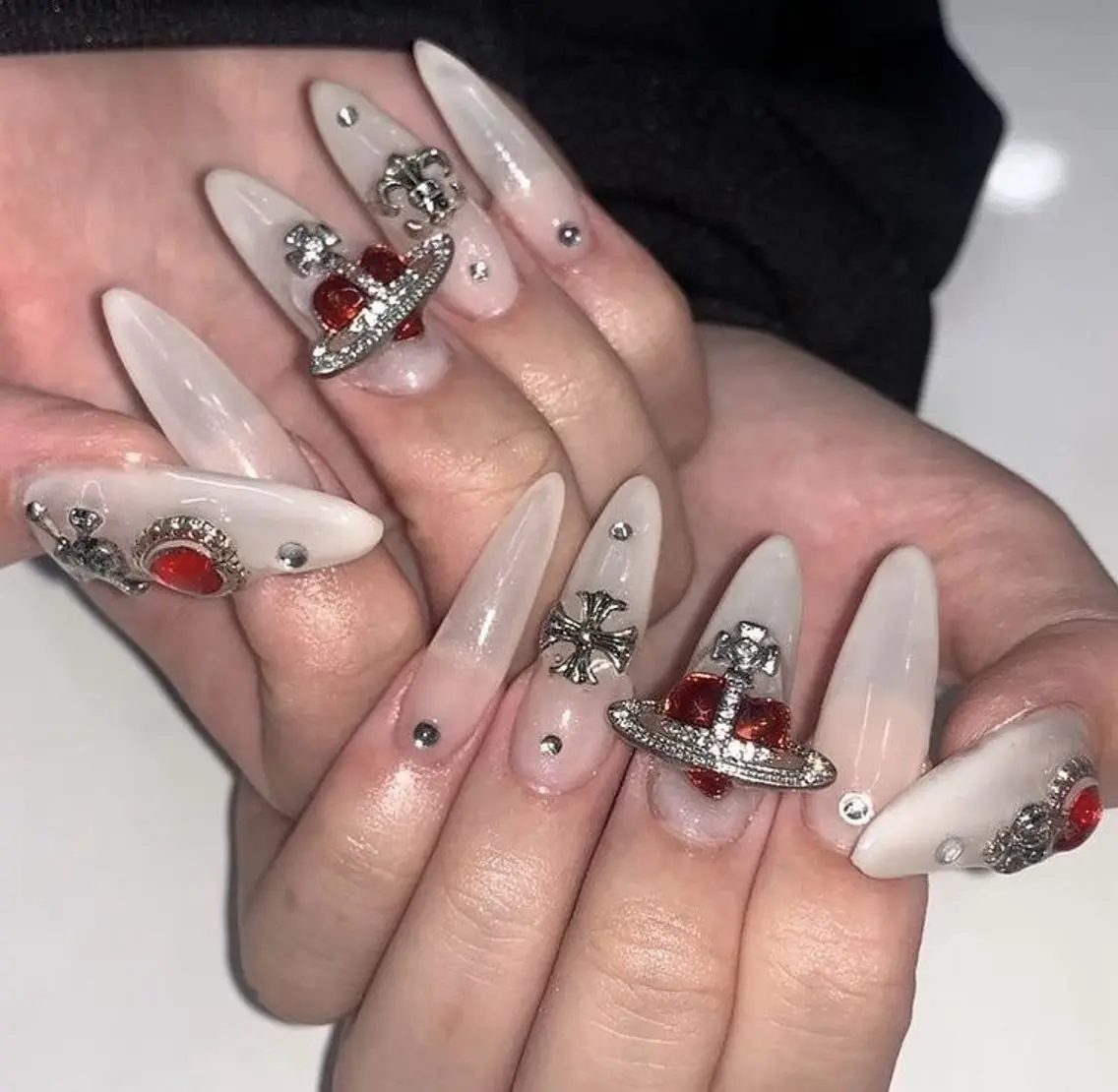 ネイル オーロラネイル チークネイル 長さ出し フットネイル フレンチネイル ハンドネイル Lee Nailsのネイルデザイン