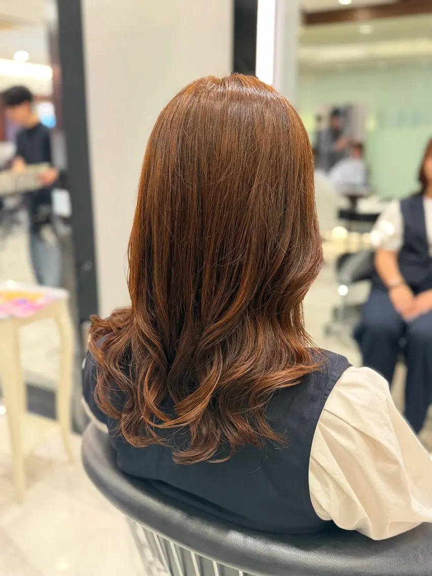 セミロング パーマ カット パーマ コテ巻きパーマ💙 シノヤユイのヘアスタイル