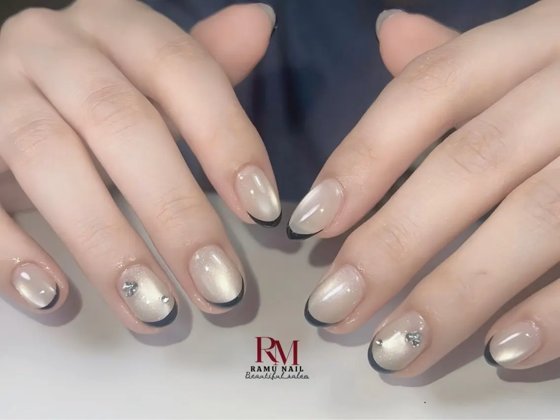 ネイル キラキラネイル マグネットネイル ミラーネイル ストーンネイル ワンホンネイル ハンドネイル RAMU Nail 恵比寿店のネイルデザイン