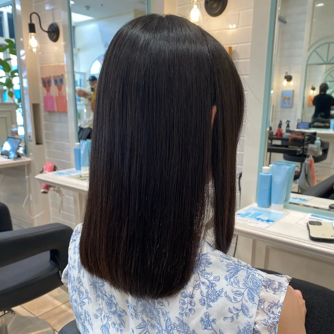 セミロング カット 吉澤 海咲のヘアスタイル