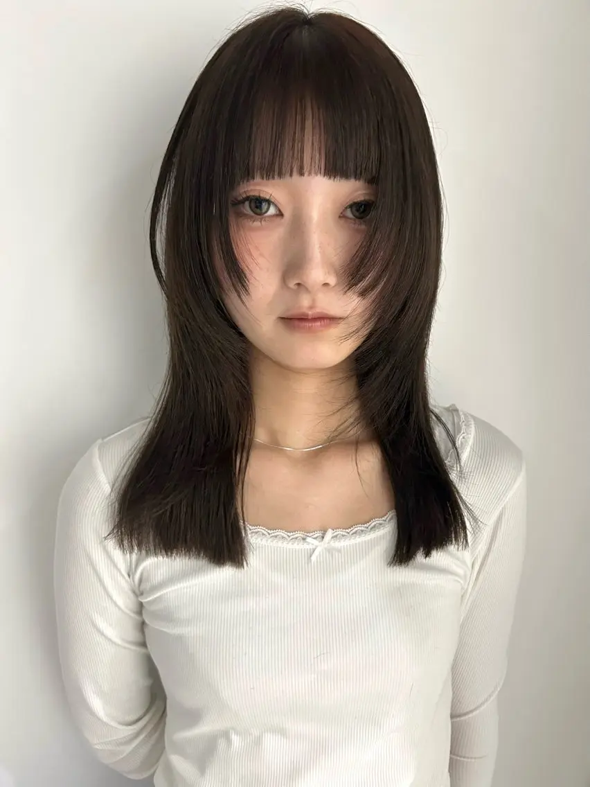 ロング 顔周りカット MISAKI ショート透明感カラーのヘアスタイル