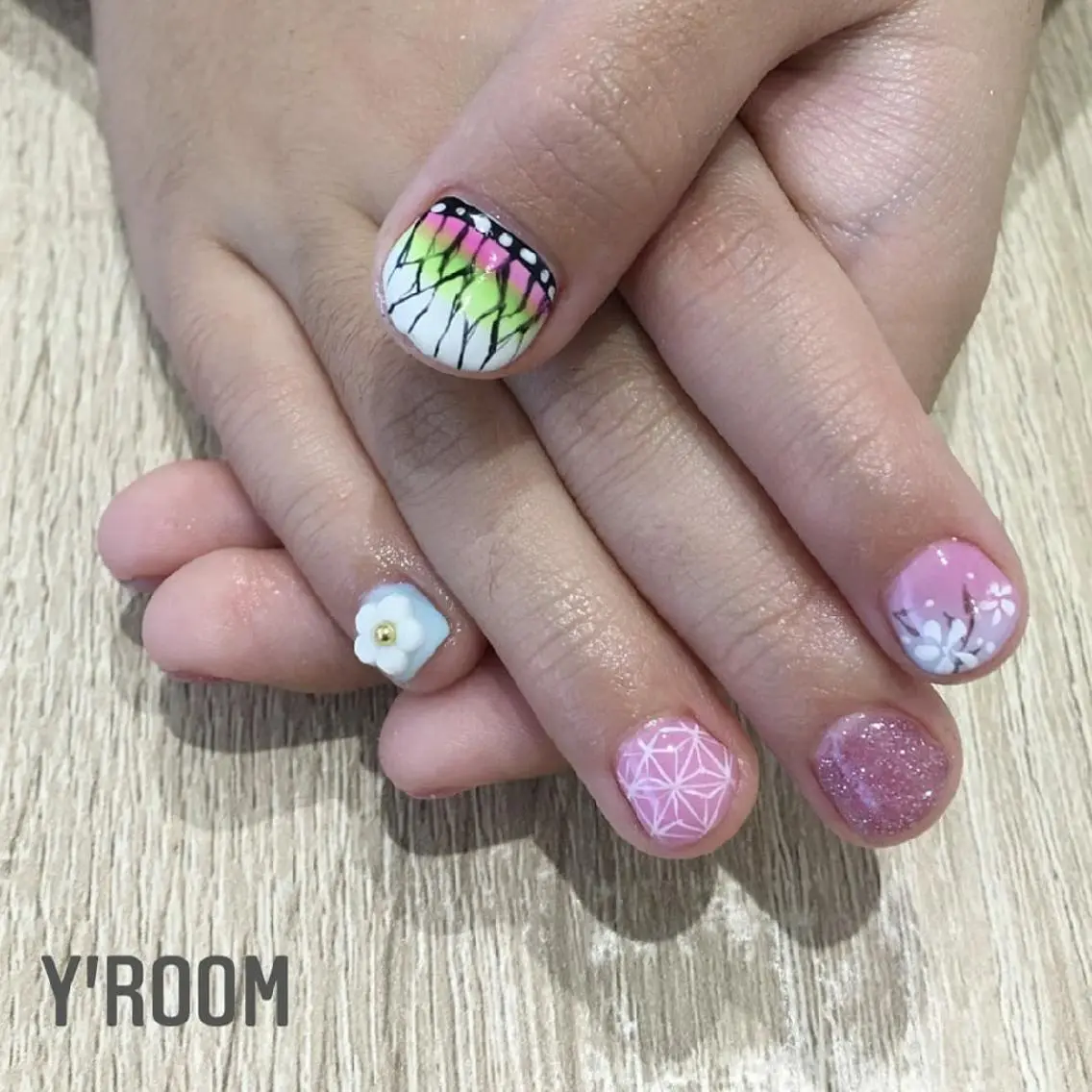 ネイル フラッシュネイル ジェルネイル マグネットネイル ニュアンスネイル ワンカラーネイル ハンドネイル YUKA （ネイリスト）のネイルデザイン