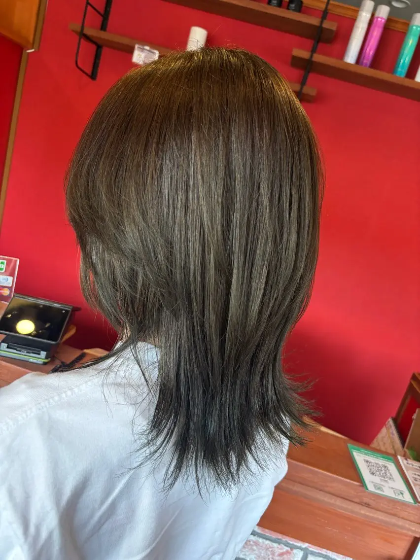 ミディアム 志岐 彩香のヘアスタイル