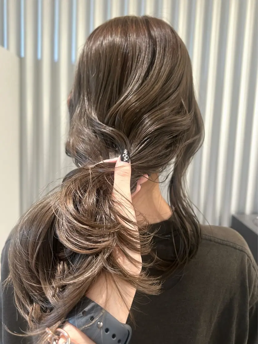 ミディアム カラー ヘアカラー トリートメント 🫒オリーブ/レイヤ ーカット🌿‬モエカのヘアスタイル