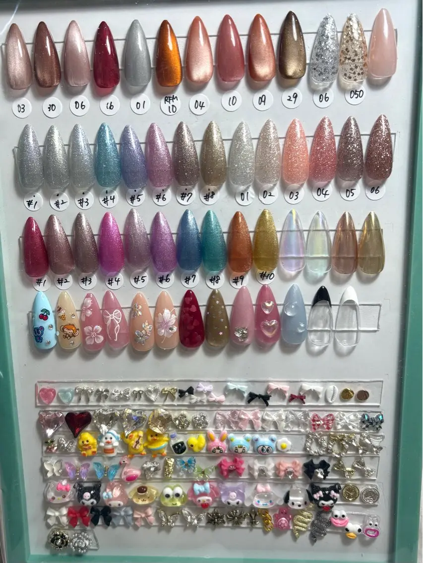 ネイル WHITE NAIL 鳳店AYUMIのネイルデザイン