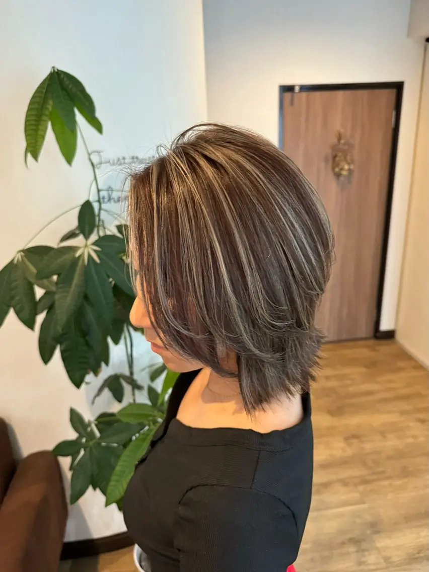 ショート ハイライト レイヤーカット カット ヘアカラー トリートメント 透明感/ハイライト 🌺MOMOKAのヘアスタイル