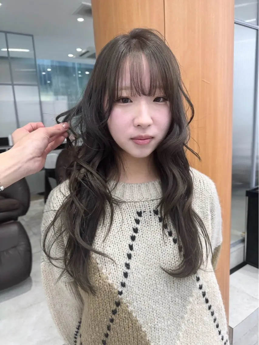 ロング ヘアカラー 井上 陽向のヘアスタイル