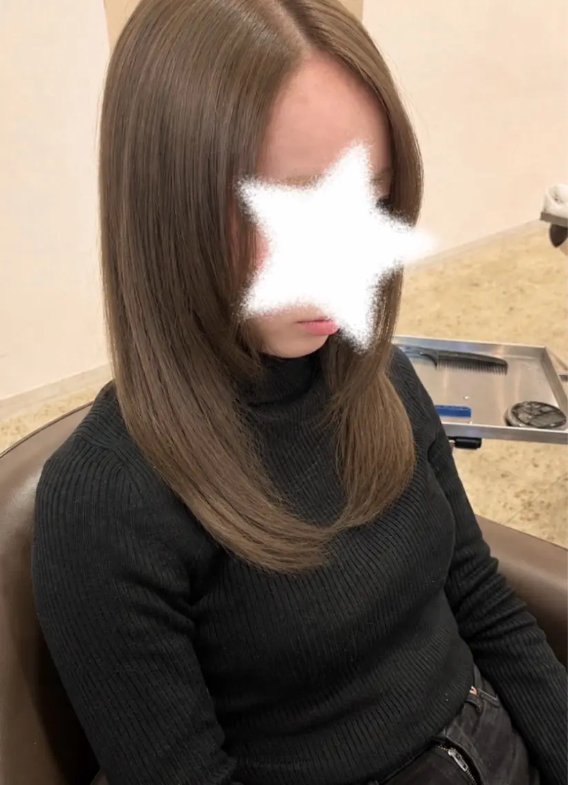 セミロング カラー ベージュカラー オリーブベージュ ヘアカラー 曽田 縮毛矯正/艶カラーのヘアスタイル