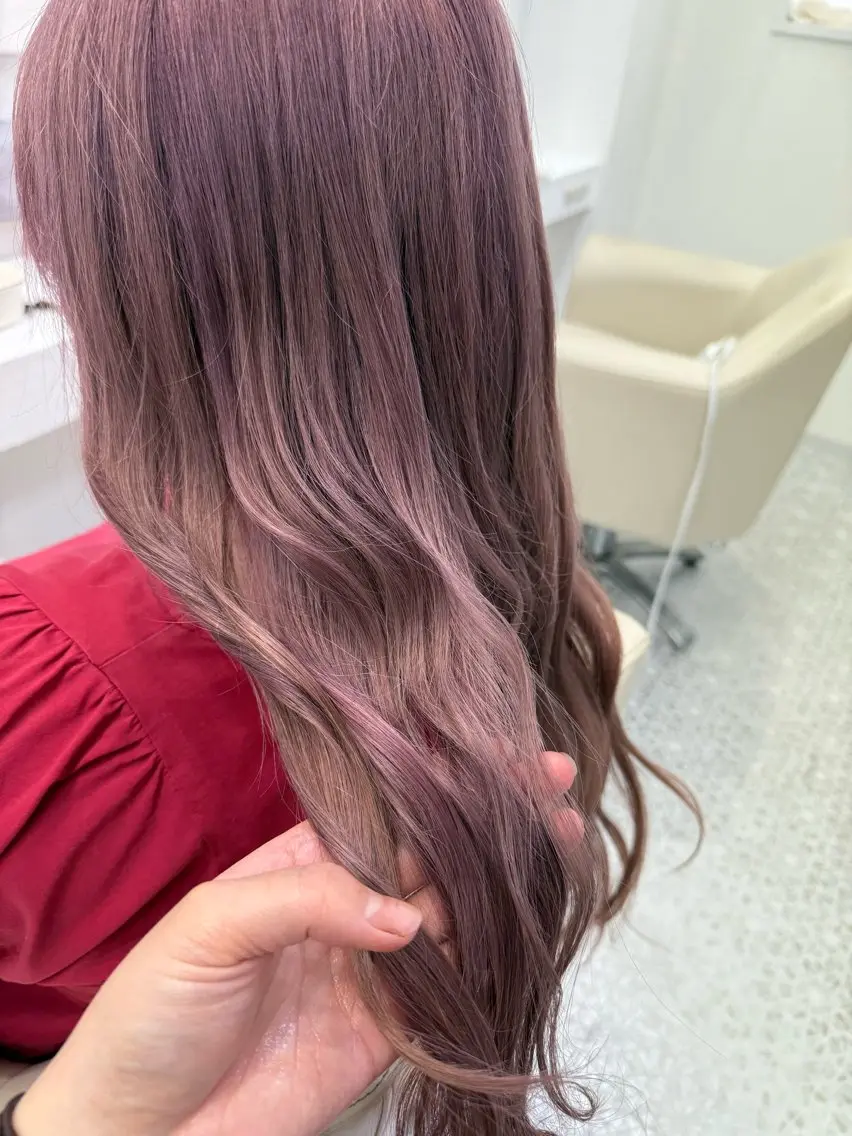 ロング カラー カット ヘアカラー LOMARLIE/ NATUMIのヘアスタイル