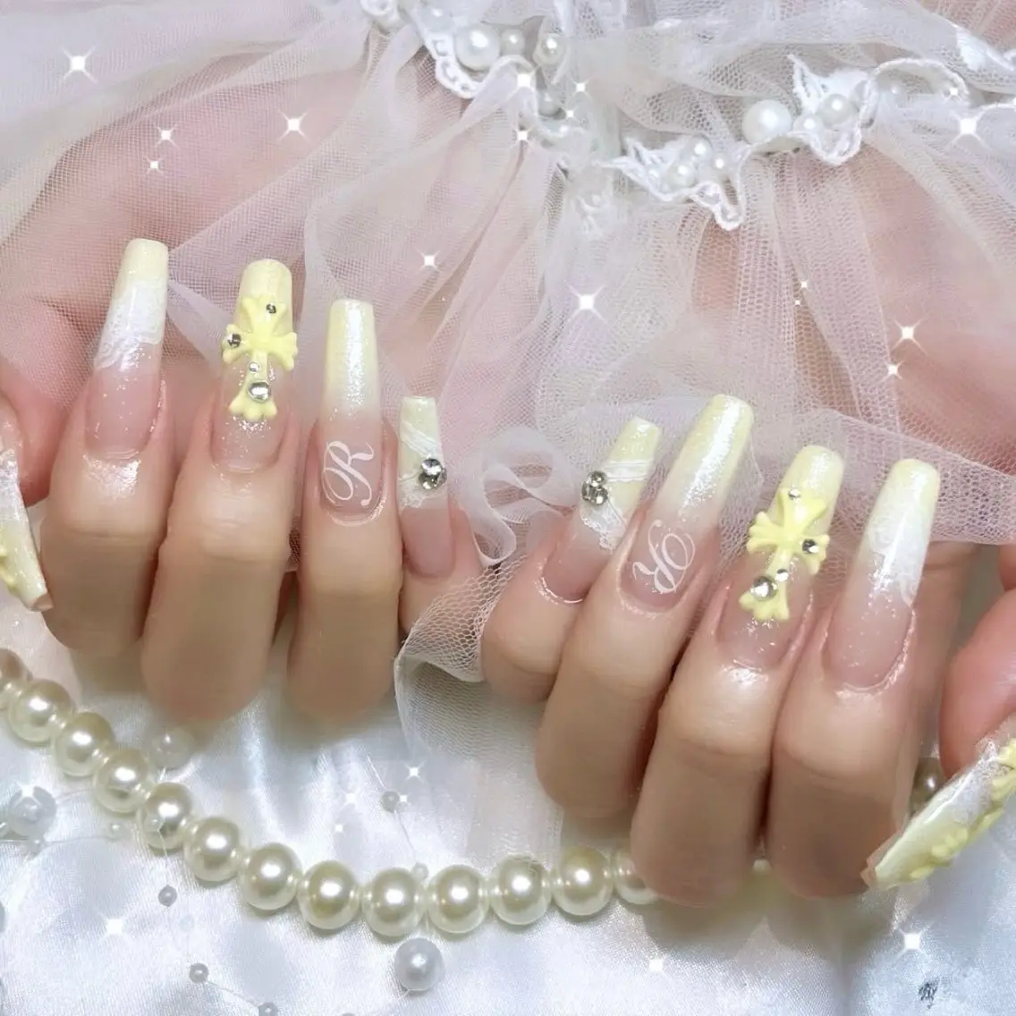 ネイル 長さ出し キラキラネイル 韓国ネイル ロングネイル ワンホンネイル ハンドネイル Josie nail salonのネイルデザイン