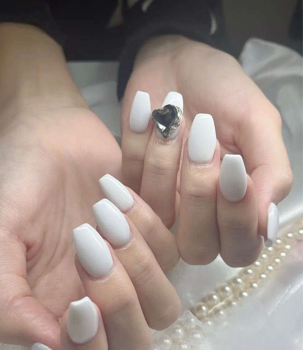 ネイル ハンドネイル YOLO NAILのネイルデザイン