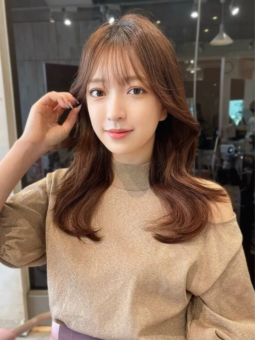 セミロング くびれヘア エギョモリ ヨシンモリ 韓国風ヘア レイヤーカット 似合わせレイヤー モテカラー🤍三科のヘアスタイル