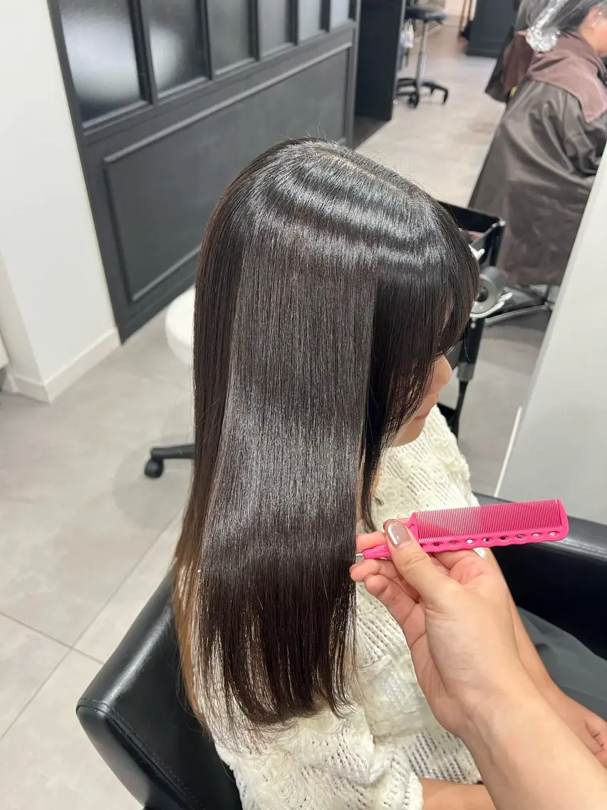 ロング トリートメント カット 縮毛矯正 トリートメント Dia ‎ アキヨシ ミユのヘアスタイル