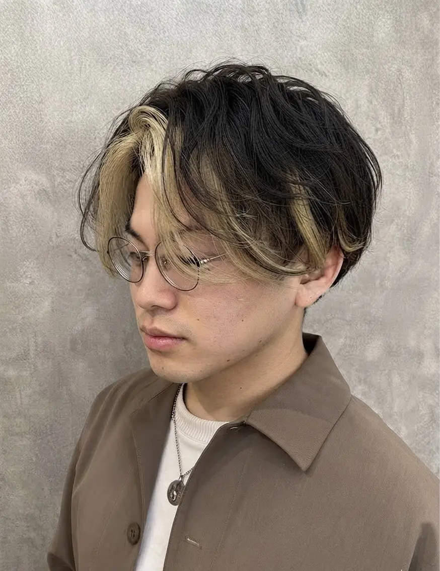 ショート カラー パーマ メンズ メンズハイトーン メンズインナーカラー メンズパーマ メンズショート ミストバング 【enil代表】 杉林和哉のヘアスタイル