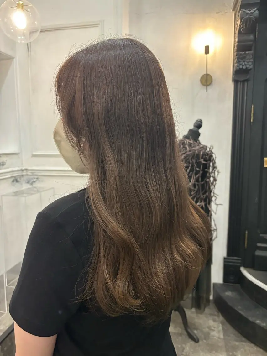 ロング ボブ・カラー 琴音のヘアスタイル