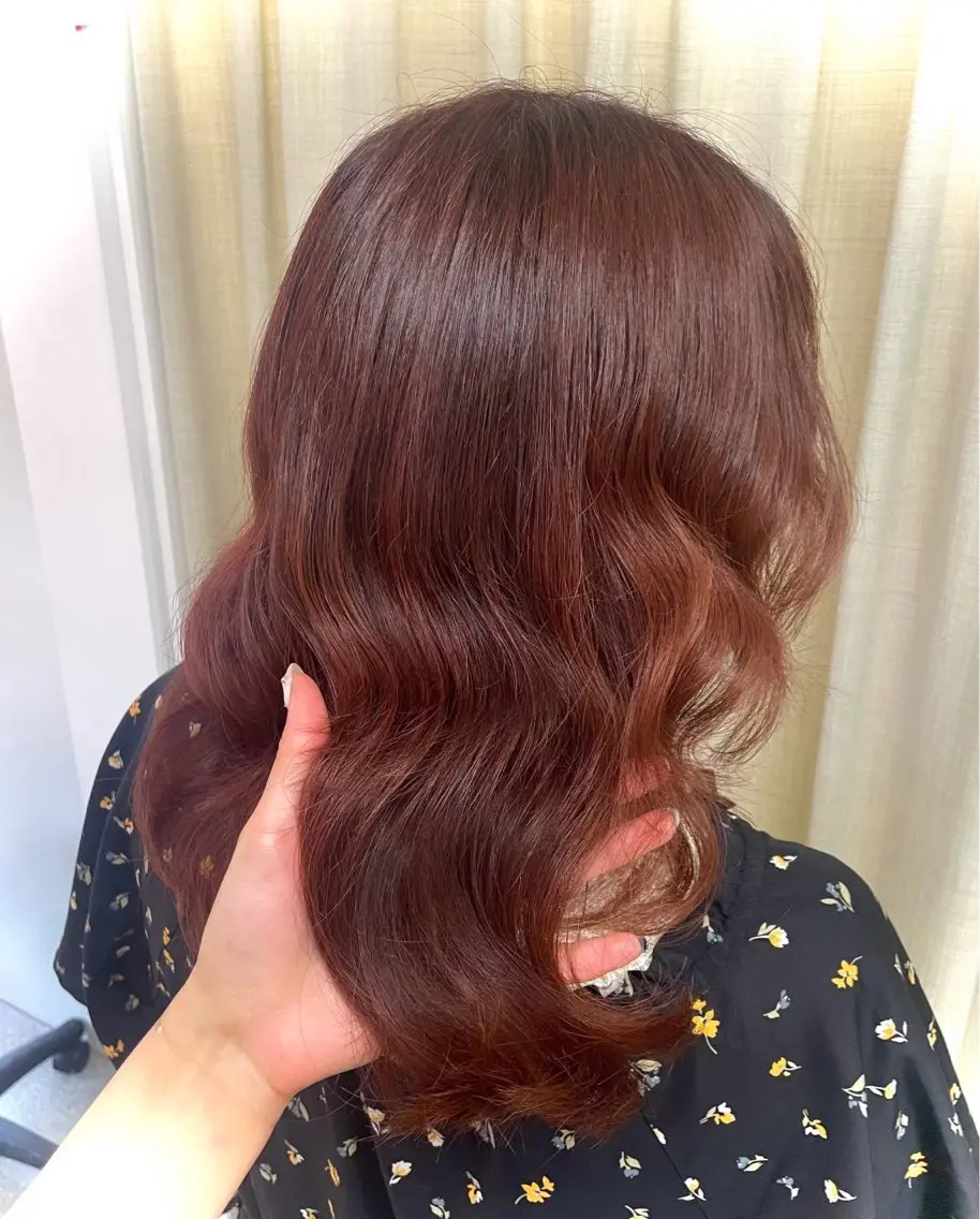 セミロング カラー 服部 心咲のヘアスタイル