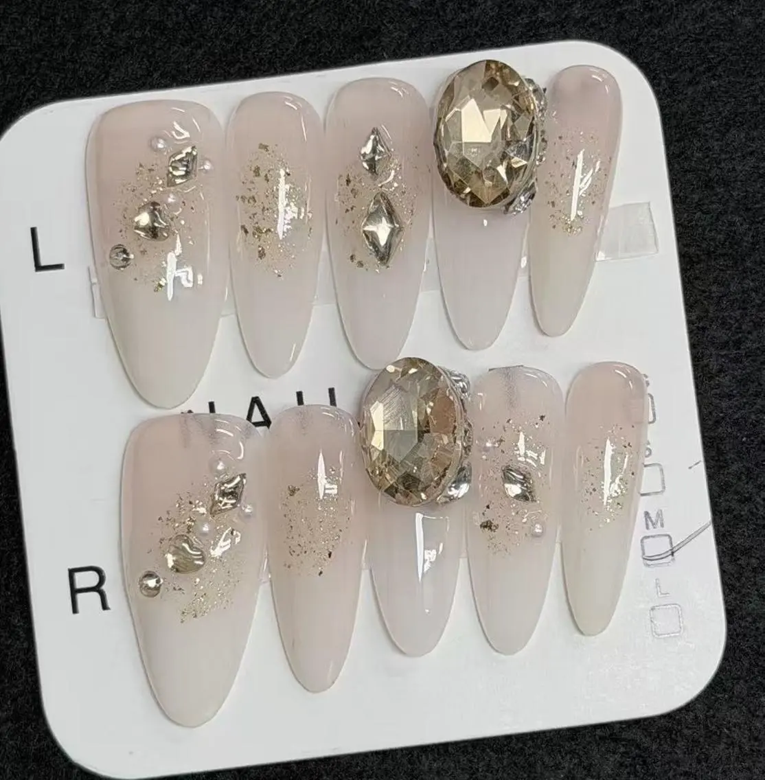 ネイル ハンドネイル ハンドケア メイ 💅のネイルデザイン