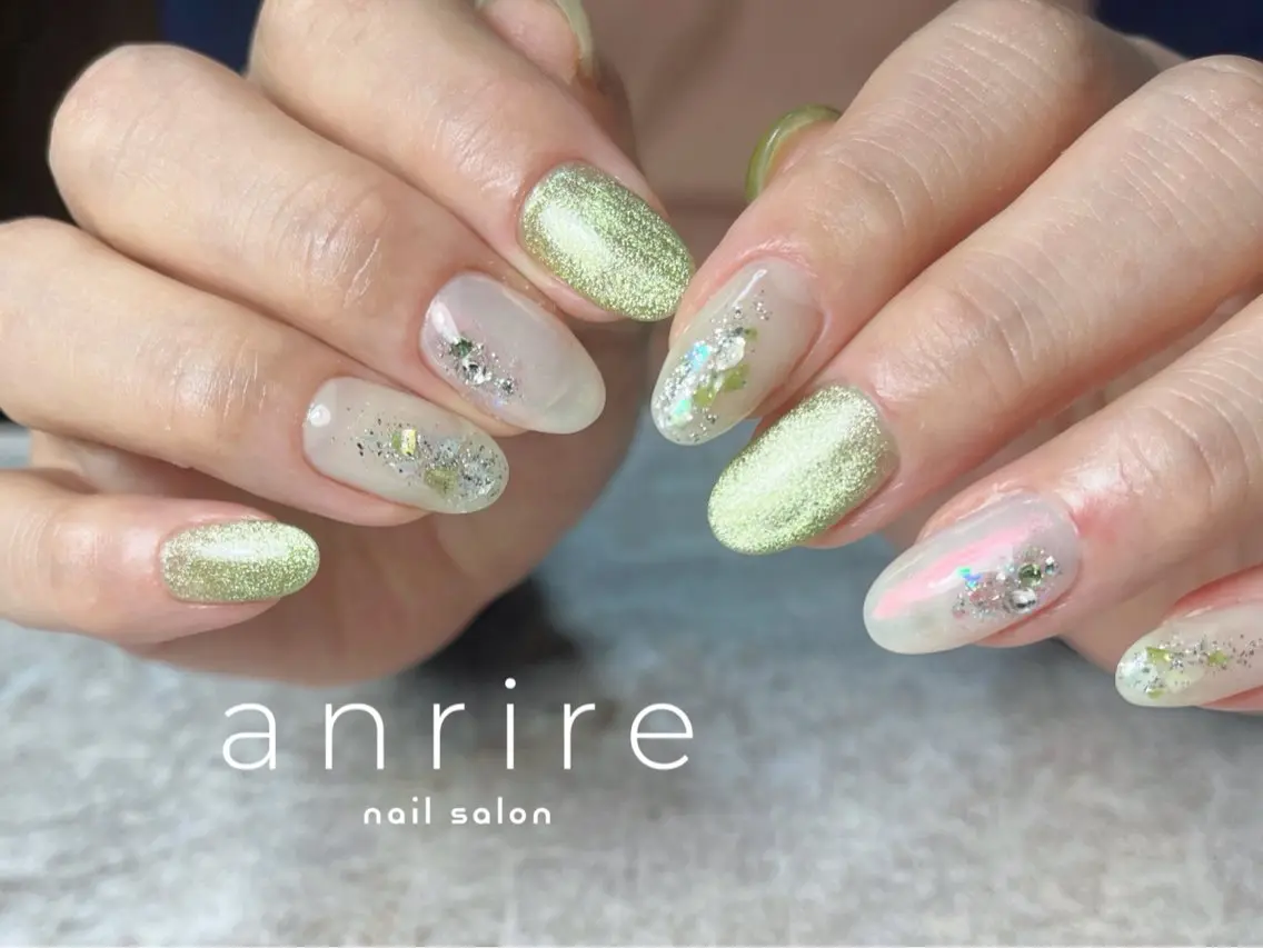 ネイル ジェルネイル グリーン ラメ(グリッター) マグネットネイル ニュアンスネイル ハンドネイル nailsalon anrireのネイルデザイン