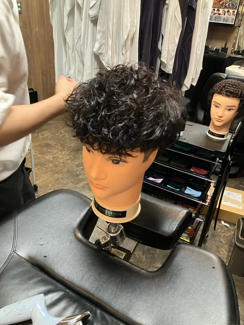 パーマ メンズ ワガ カズマのヘアスタイル