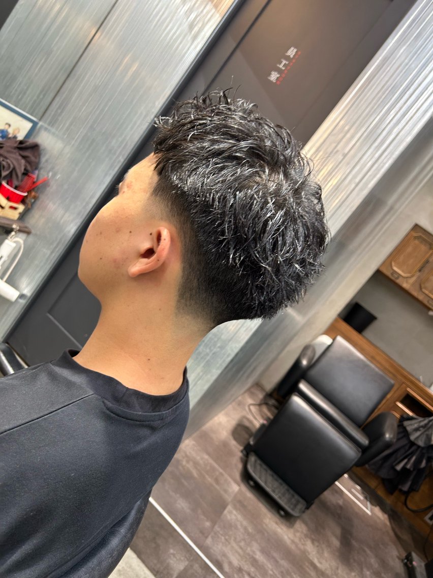 ショート メンズ フェードカット スパイキーショート ショートヘア カット ヘアセット 明大前/フェード /海外パーマ/岳のヘアスタイル