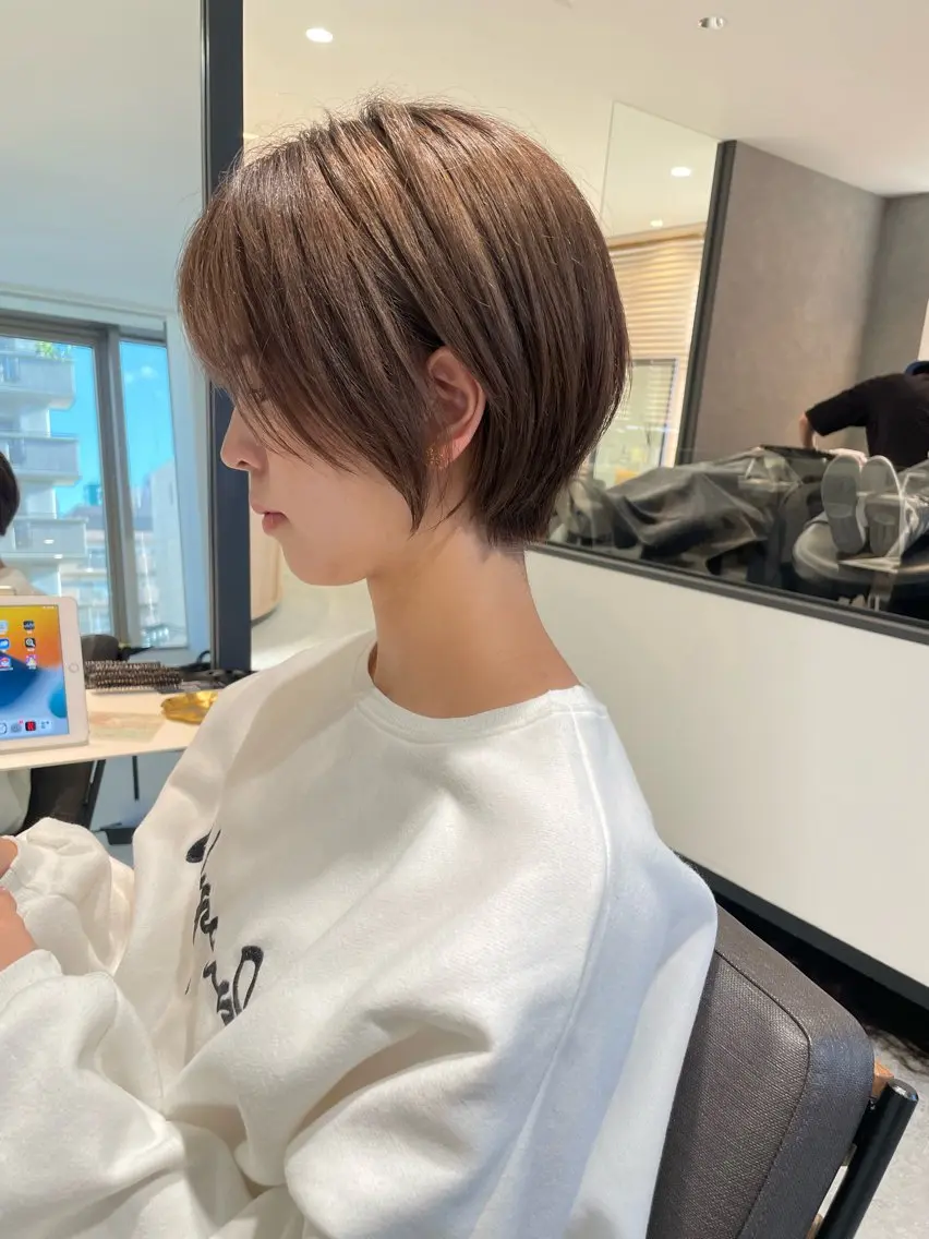 ショート カラー カット ヘアカラー トリートメント Aster 店長 れおんのヘアスタイル