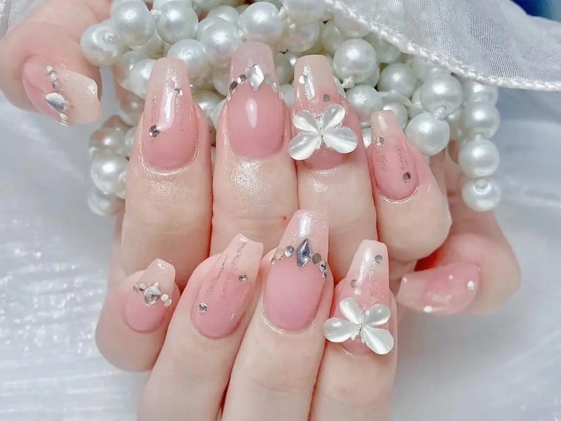 ネイル Aurum nailのネイルデザイン