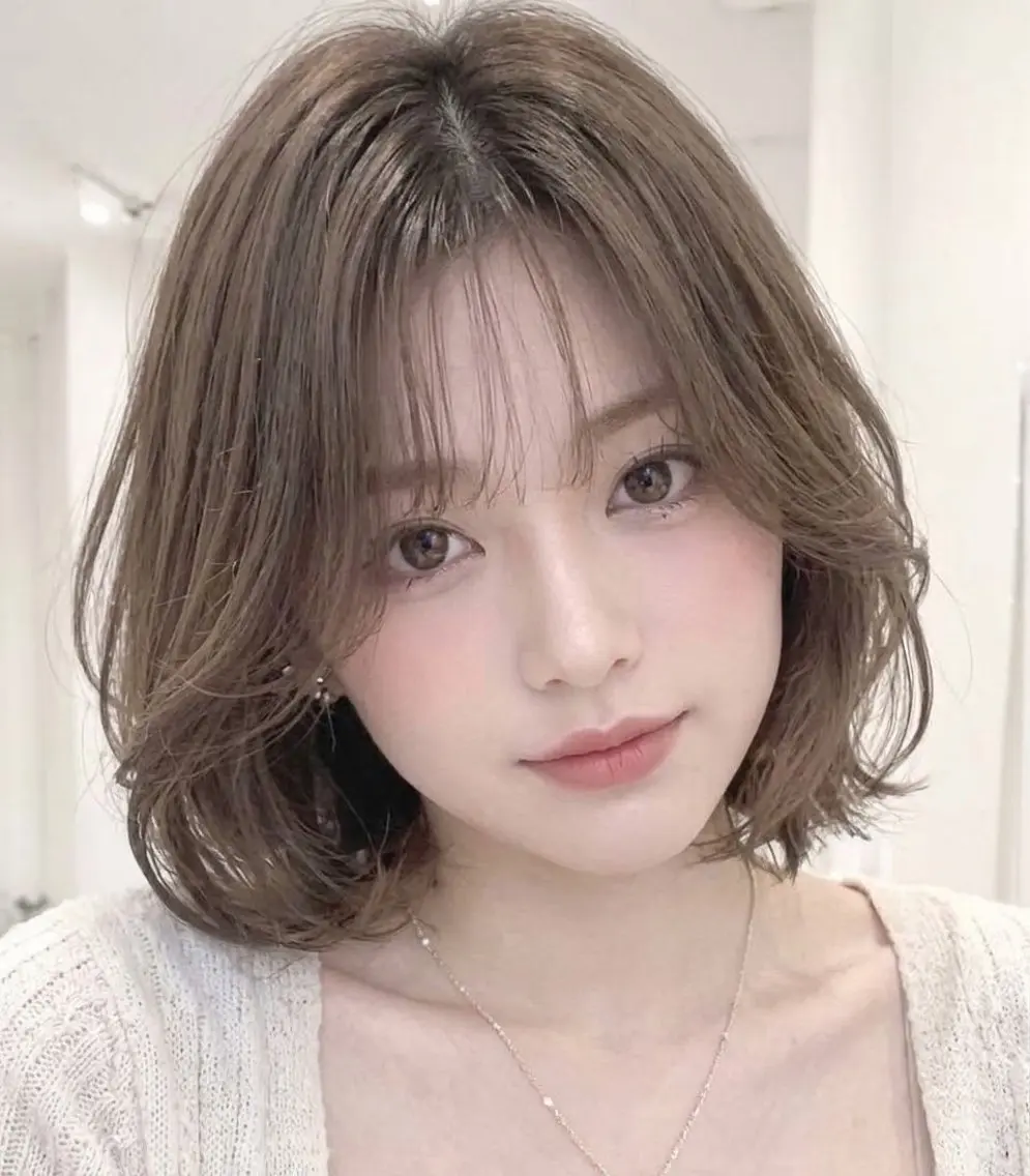ショート ボブレイヤー ボブ くびれヘア 顔周りカット 韓国風ヘア 木下 結華のヘアスタイル