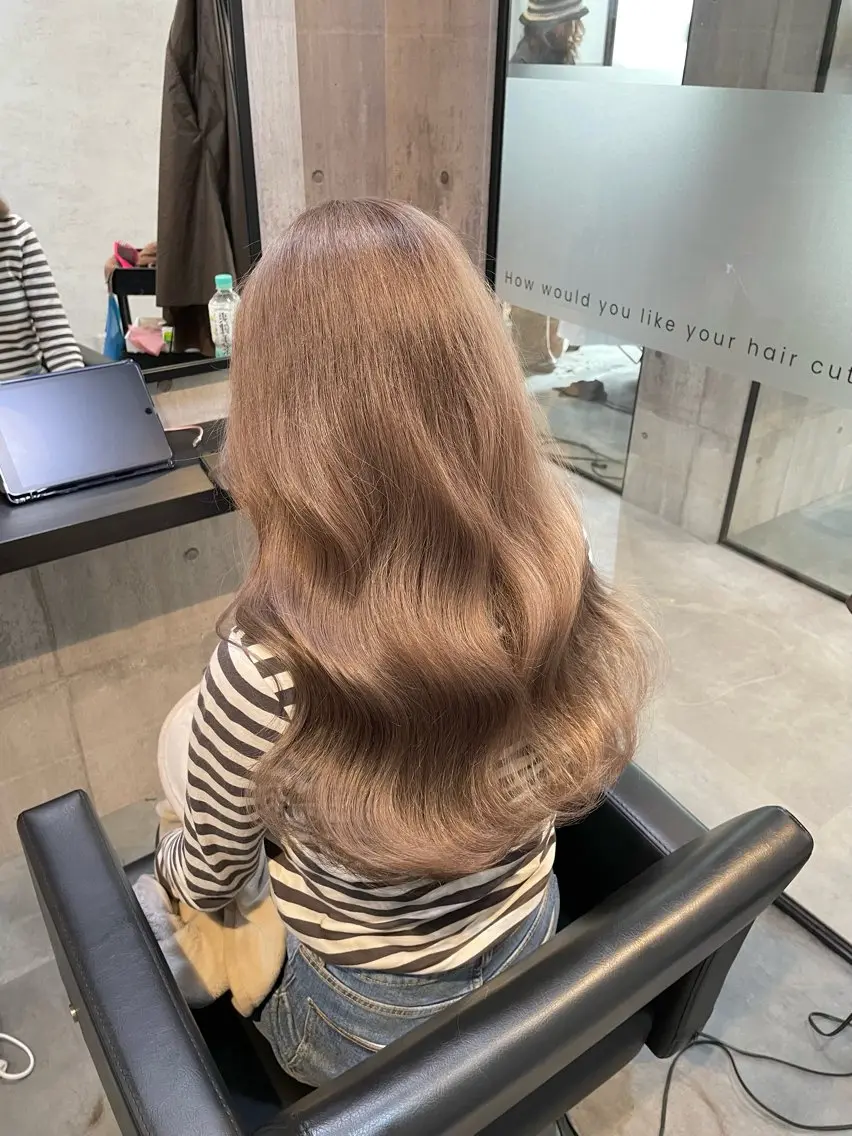 ロング カラー ベージュカラー ブリーチ モカベージュ カット ヘアカラー トリートメント 👑髪質改善カラー 中垣斗希のヘアスタイル