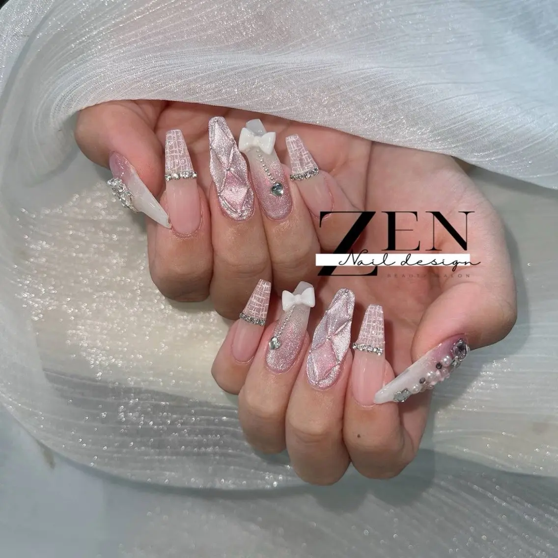 ネイル チークネイル フレンチネイル ジェルネイル 韓国ネイル マグネットネイル ハンドネイル Zen Nail Design 池袋のネイルデザイン