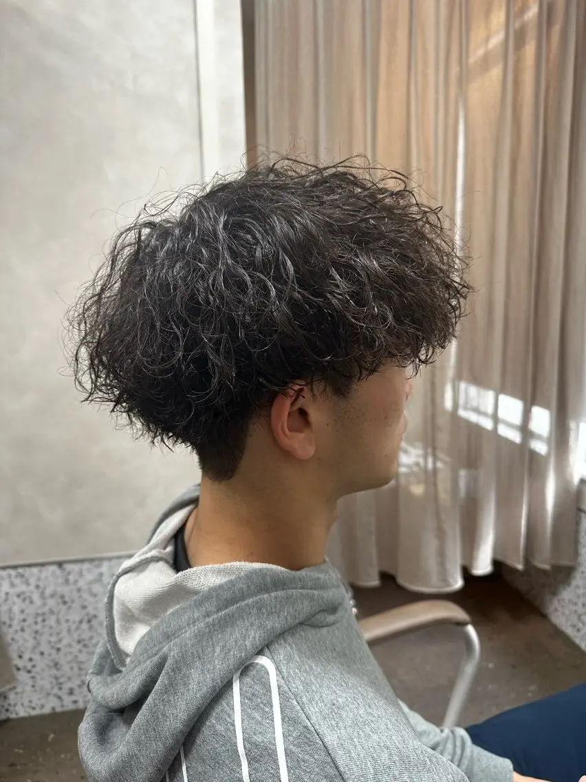 メンズ メンズパーマ メンズツイストパーマ 波巻きパーマ ツイストパーマ TELA HAIR 副代表RIKUのヘアスタイル