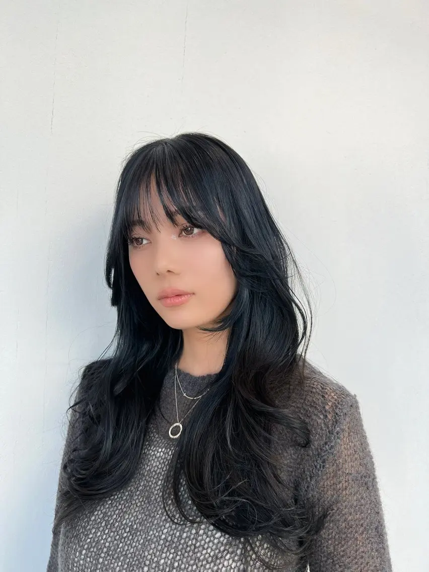 セミロング カラー 黒髪 ブリーチ ブルーカラー ブルーブラック ブラウンカラー ✨ハイトーン特化✨ 透明感カラー✨渋谷✨のヘアスタイル