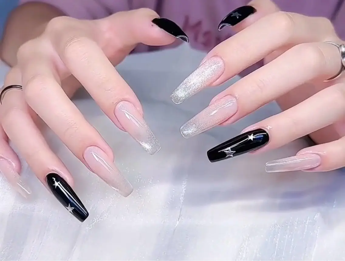ロング AMI Nailsalonのネイルデザイン